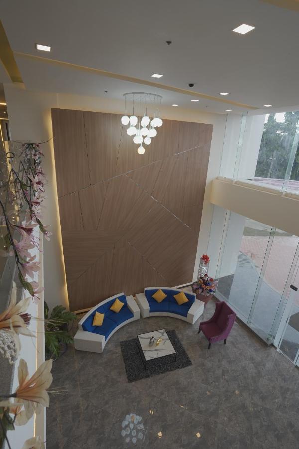 Winrich Hotel 麦克坦 外观 照片